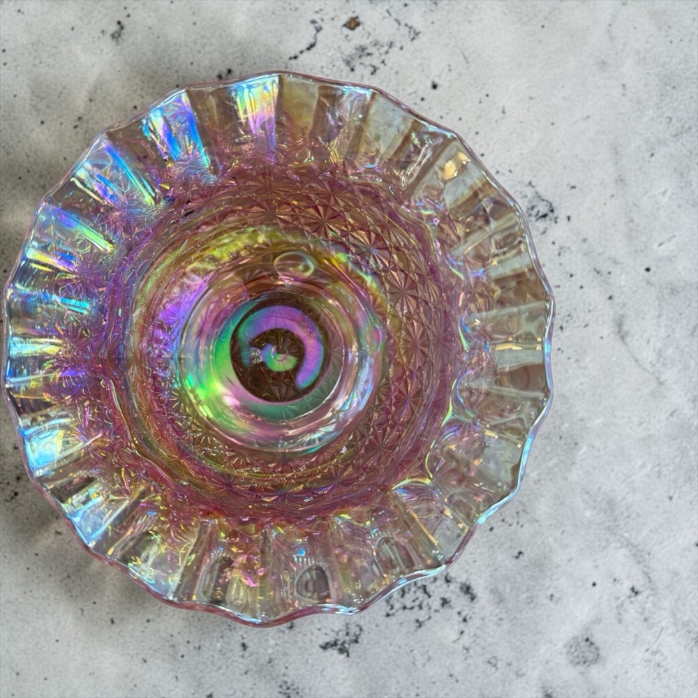 Vintage L.E. Smith Iridescent Pink Carnival Glass Bowl - Picture 3 of 9